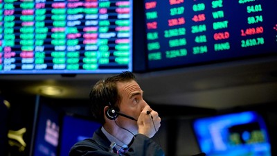 Giới đầu tư bán tháo cổ phiếu